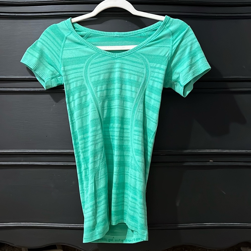 green lulu top